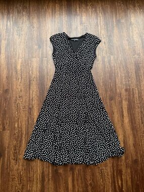 Jones Wear Black White Polka Dot Midi Dress V-Neck Fit and Flare Stretch- Size 6